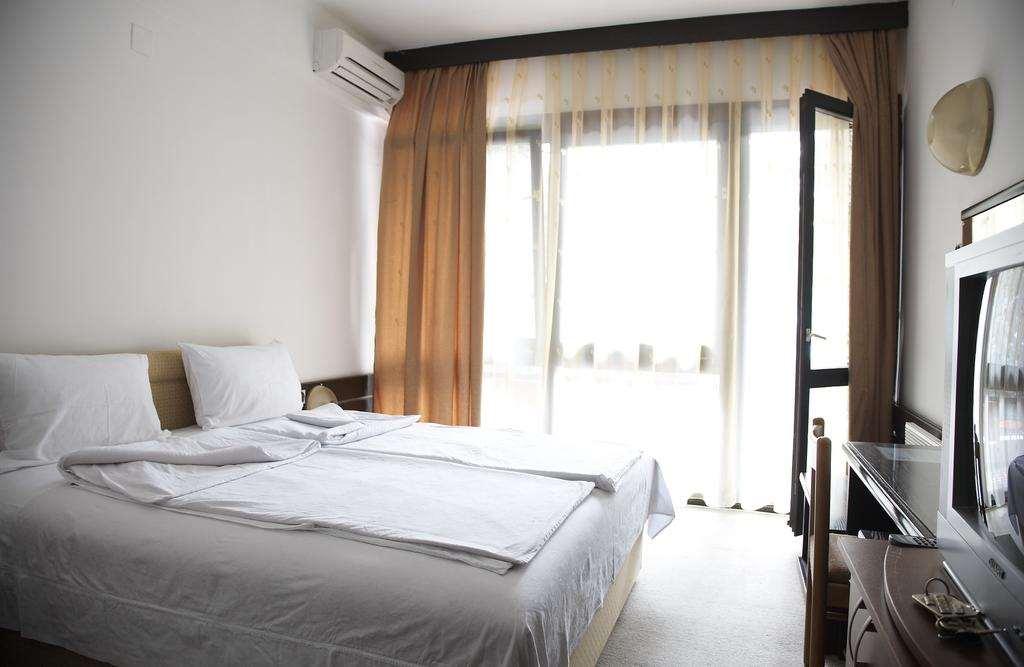 Hotel Pela Ohrid Quarto foto
